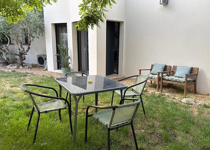 Les Loges Florales - Logements A Proximite De La Riviere Reals